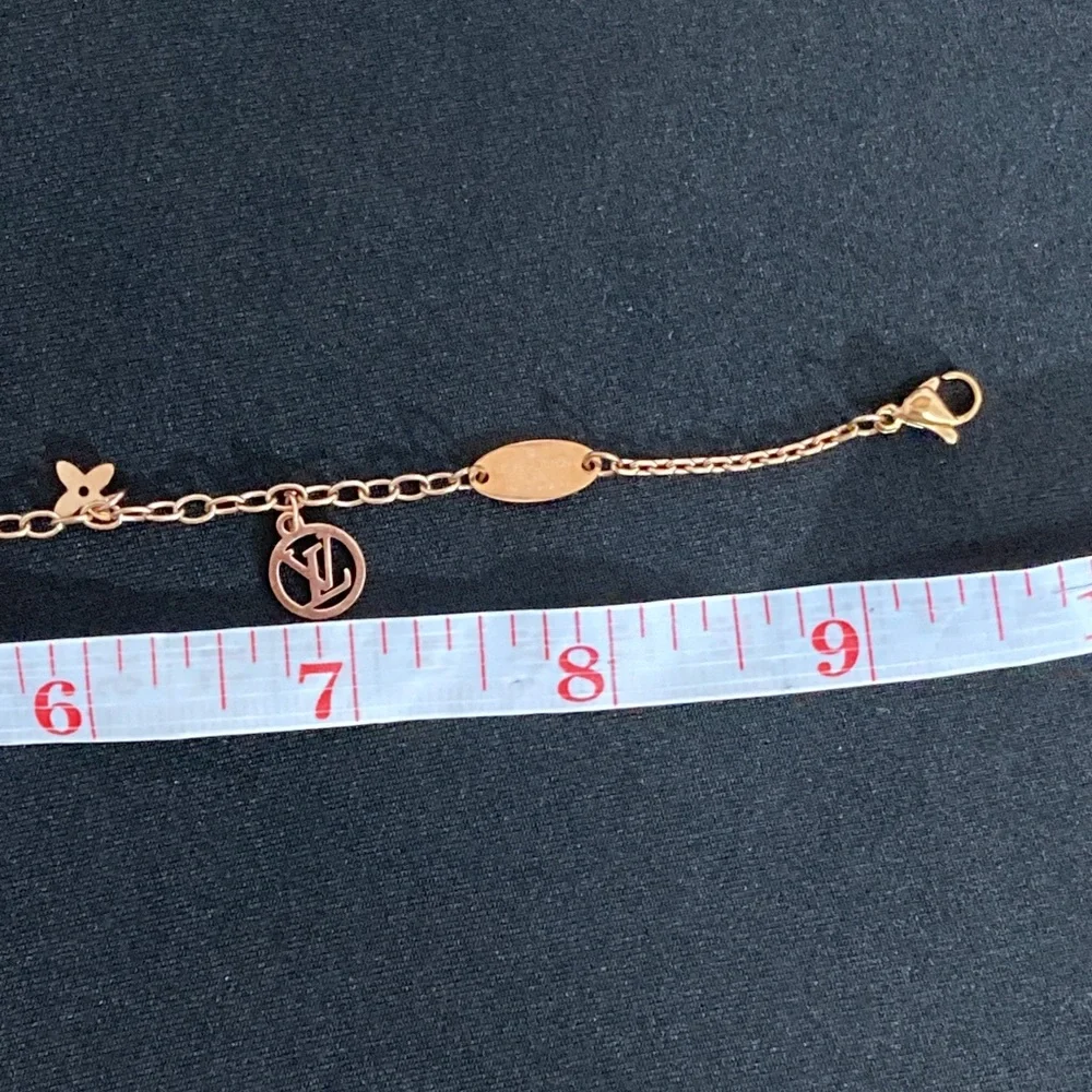 LV Elegant Rose Gold Charm Bracelet - Picture 4 of 4